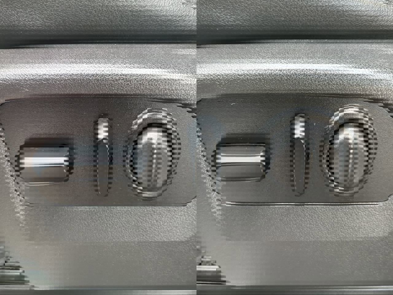 Used 2021 Chevrolet Silverado 1500 LT Trail Boss w/ Convenience Package II image 28