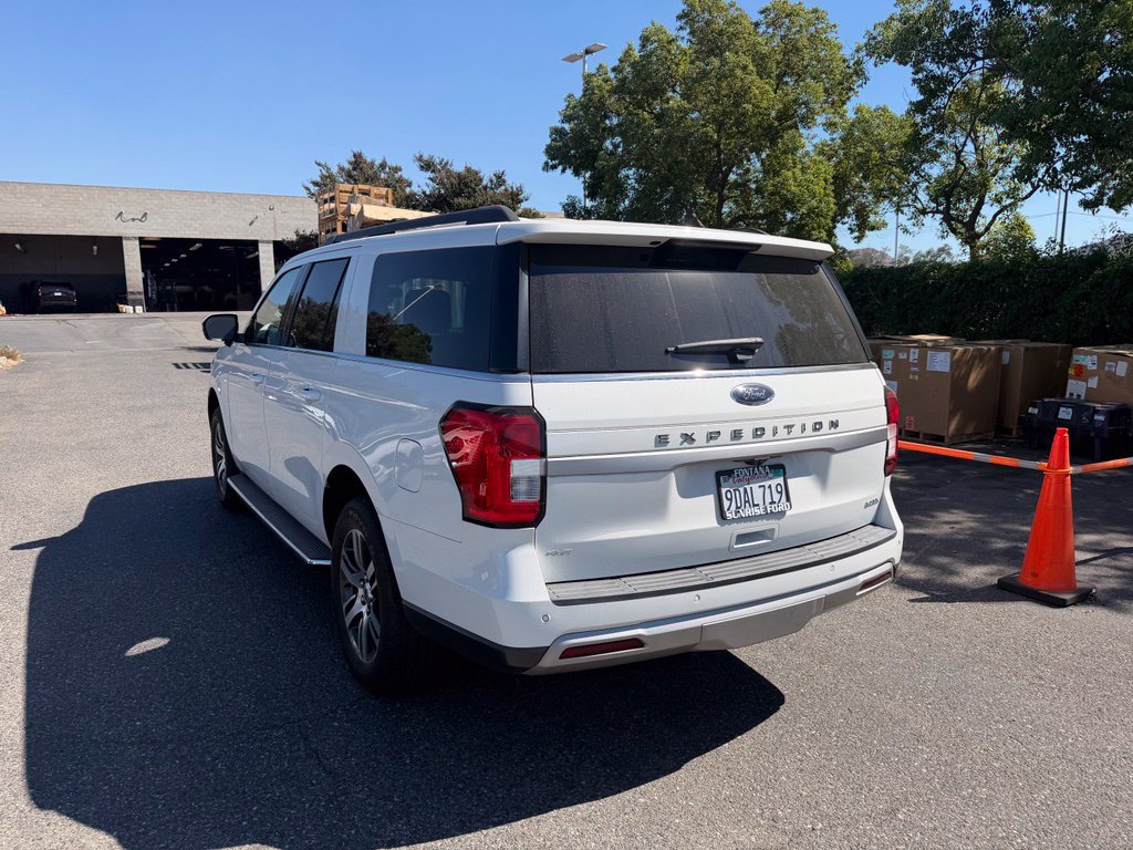 Certified 2022 Ford Expedition Max XLT RWD image 5