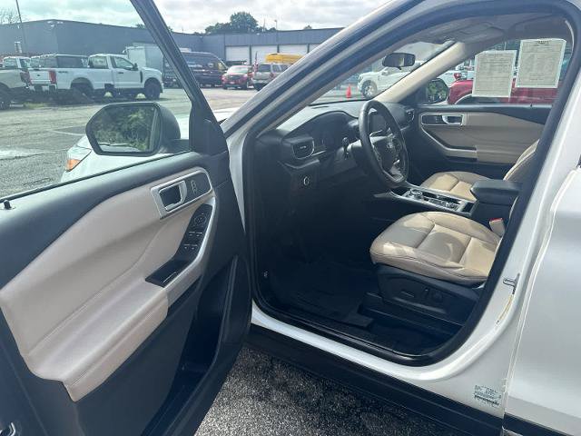 Certified 2023 Ford Explorer XLT w/ Equipment Group 202A AWD/4WD image 6