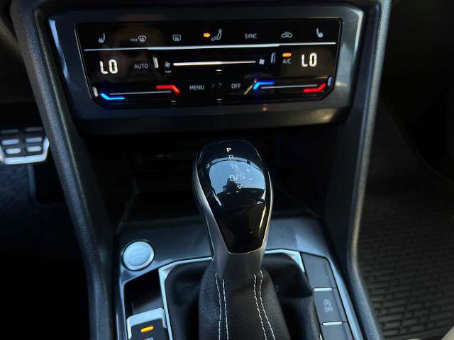 Used 2023 Volkswagen Tiguan SE R-Line image 21