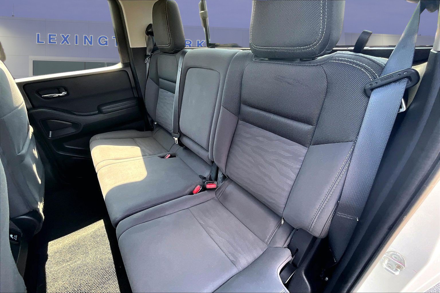 Used 2024 Nissan Frontier SV w/ SV Convenience Package AWD/4WD image 23