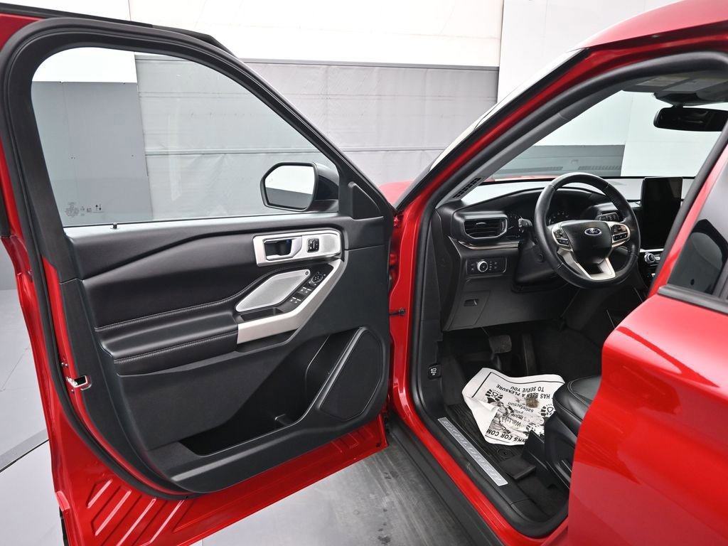 Certified 2023 Ford Explorer Limited w/ Hybrid Equipment Group 310A image 36