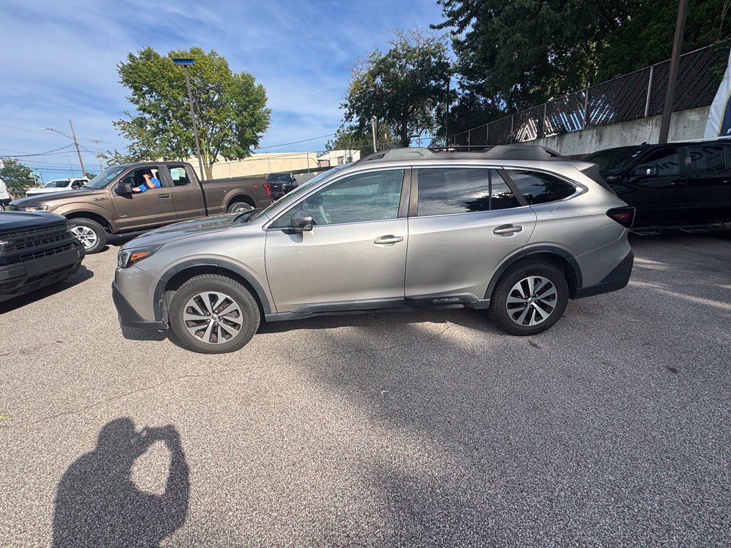 Used 2020 Subaru Outback Premium w/ Popular Package #1 AWD/4WD image 2