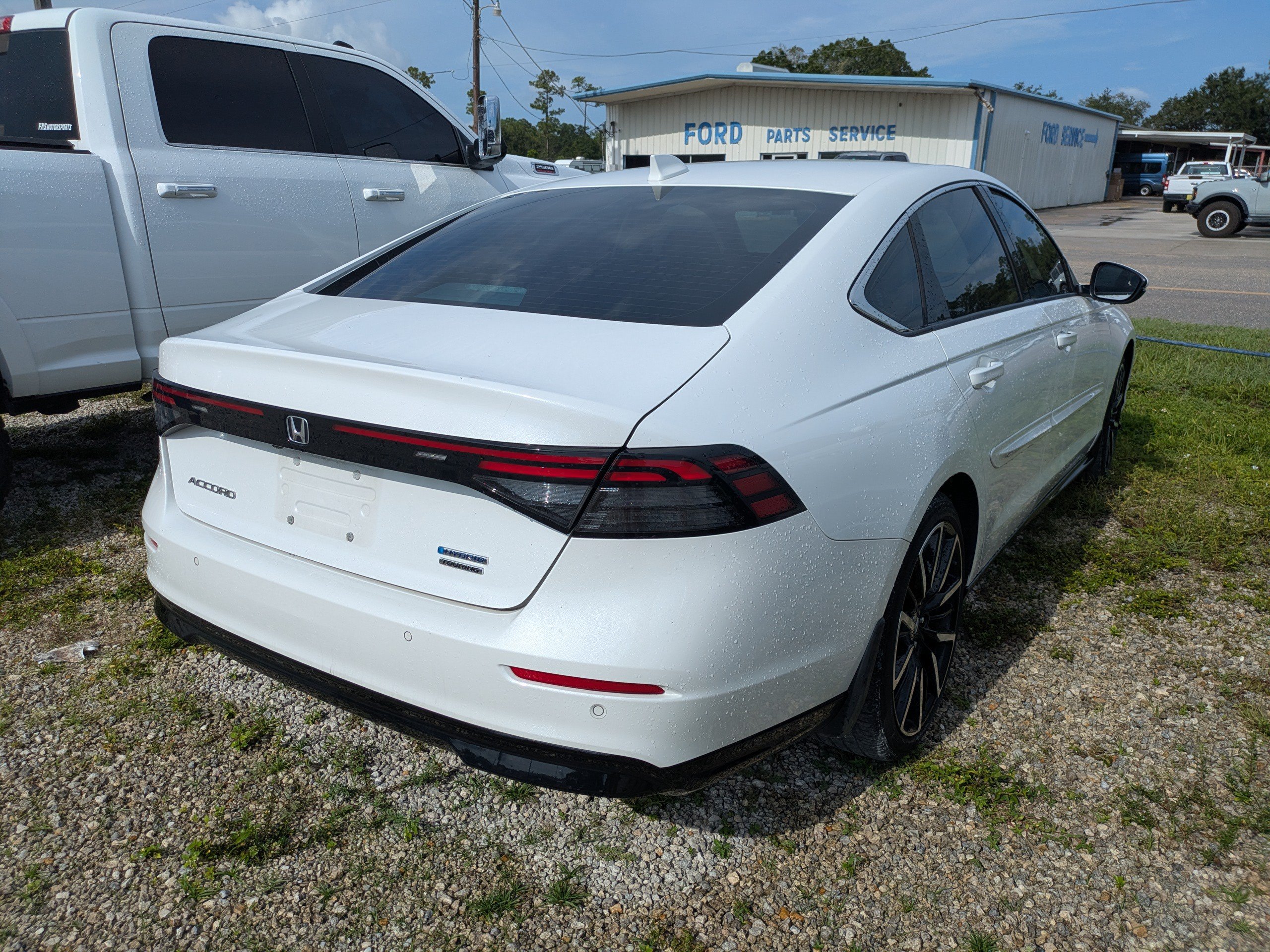 Used 2023 Honda Accord Touring image 5