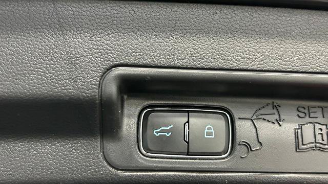Certified 2022 Ford Explorer Limited w/ Equipment Group 301A AWD/4WD image 33