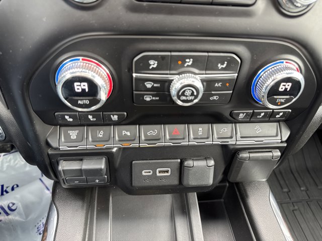 Used 2023 GMC Sierra 3500 Denali w/ Denali Ultimate Package AWD/4WD image 18