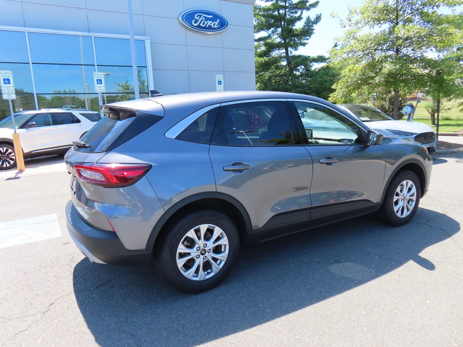 Certified 2024 Ford Escape Active AWD/4WD image 5