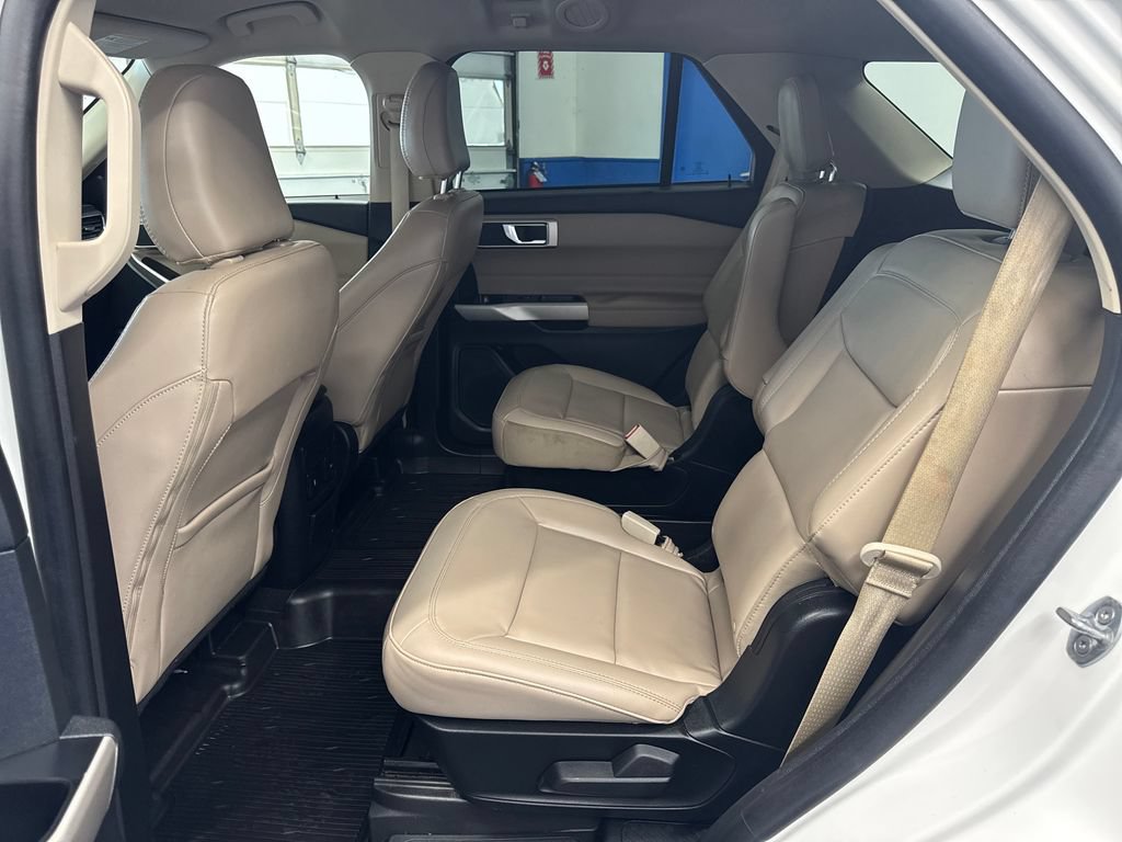 Certified 2023 Ford Explorer XLT w/ Equipment Group 202A AWD/4WD image 27