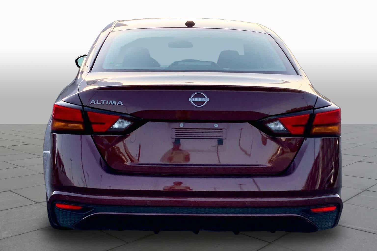 Used 2025 Nissan Altima 2.5 SV FWD image 5
