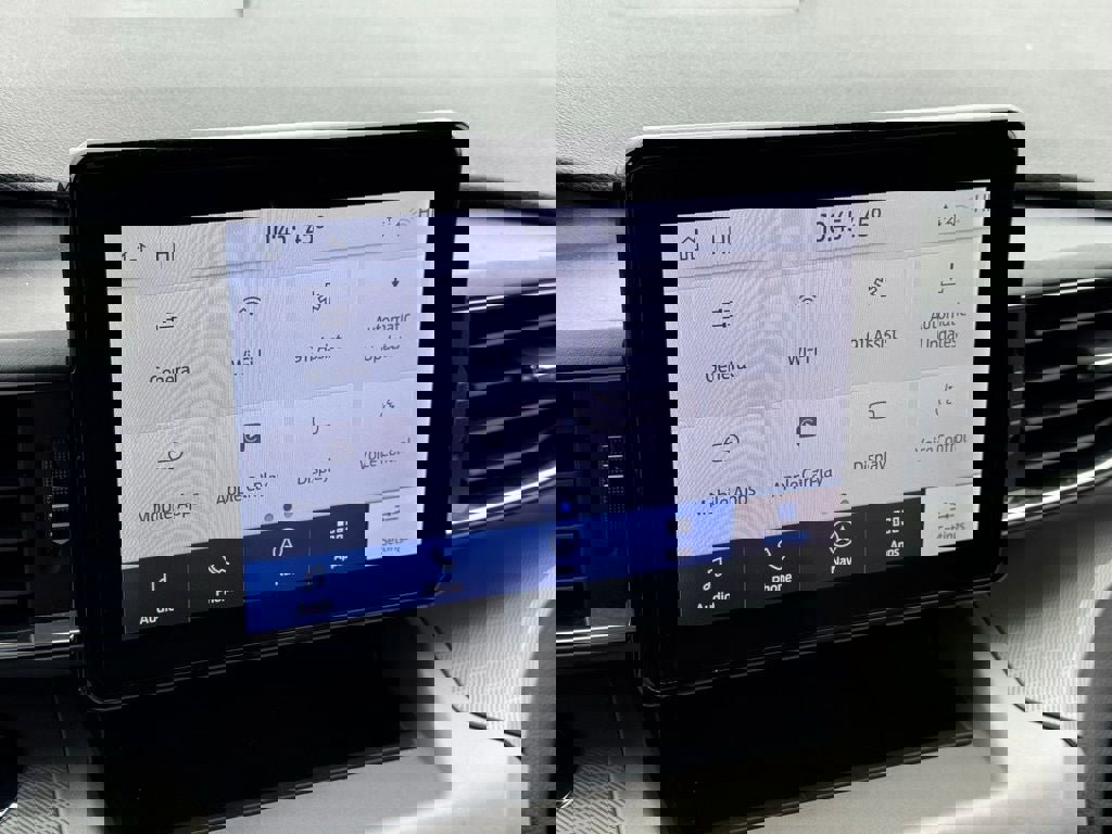 Certified 2022 Ford Explorer XLT w/ Equipment Group 202A image 28