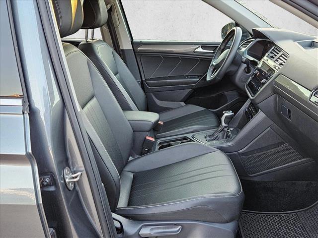 Used 2023 Volkswagen Tiguan SE FWD image 18