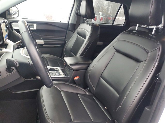 Certified 2023 Ford Explorer XLT w/ Equipment Group 202A image 9