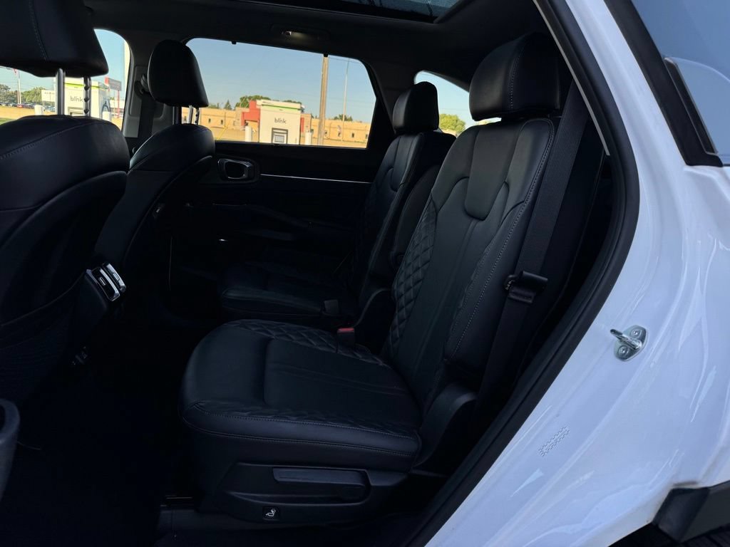 Used 2023 Kia Sorento SX Prestige AWD/4WD image 12