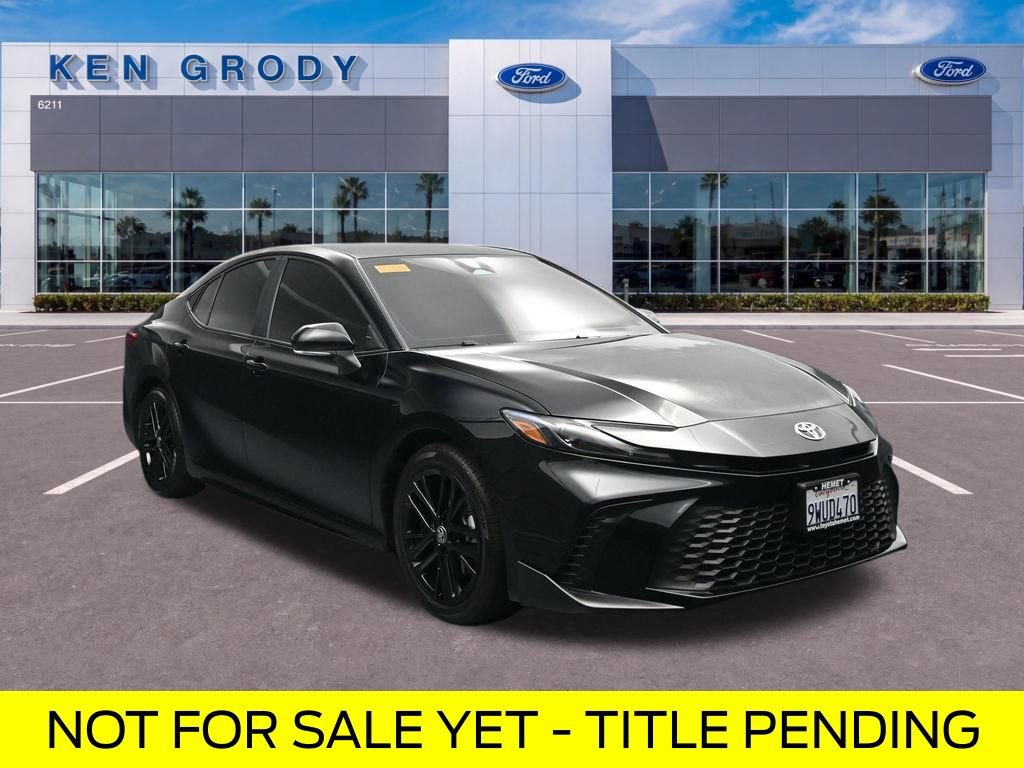Used 2026 Toyota Camry SE FWD image 1