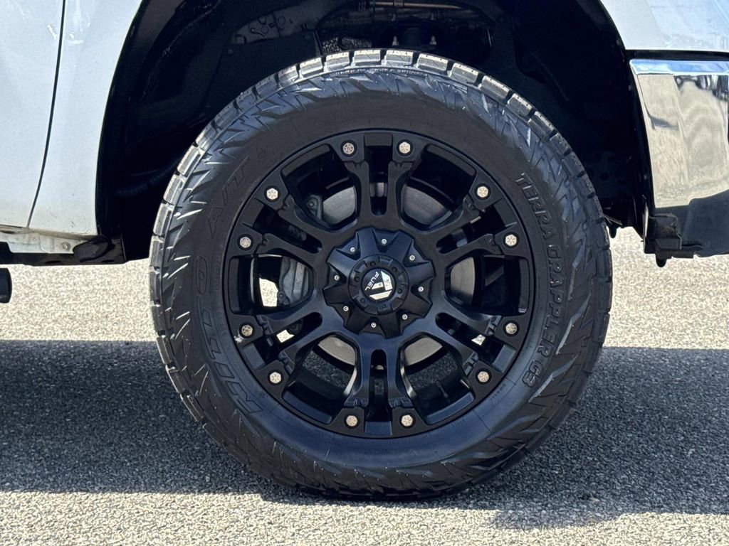 Used 2017 Toyota Tundra SR5 w/ SR5 Upgrade Package image 31