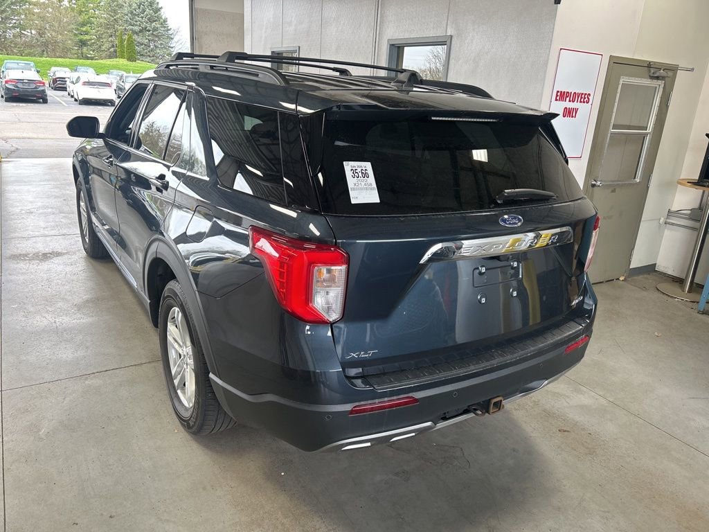 Certified 2022 Ford Explorer XLT w/ Equipment Group 202A image 5