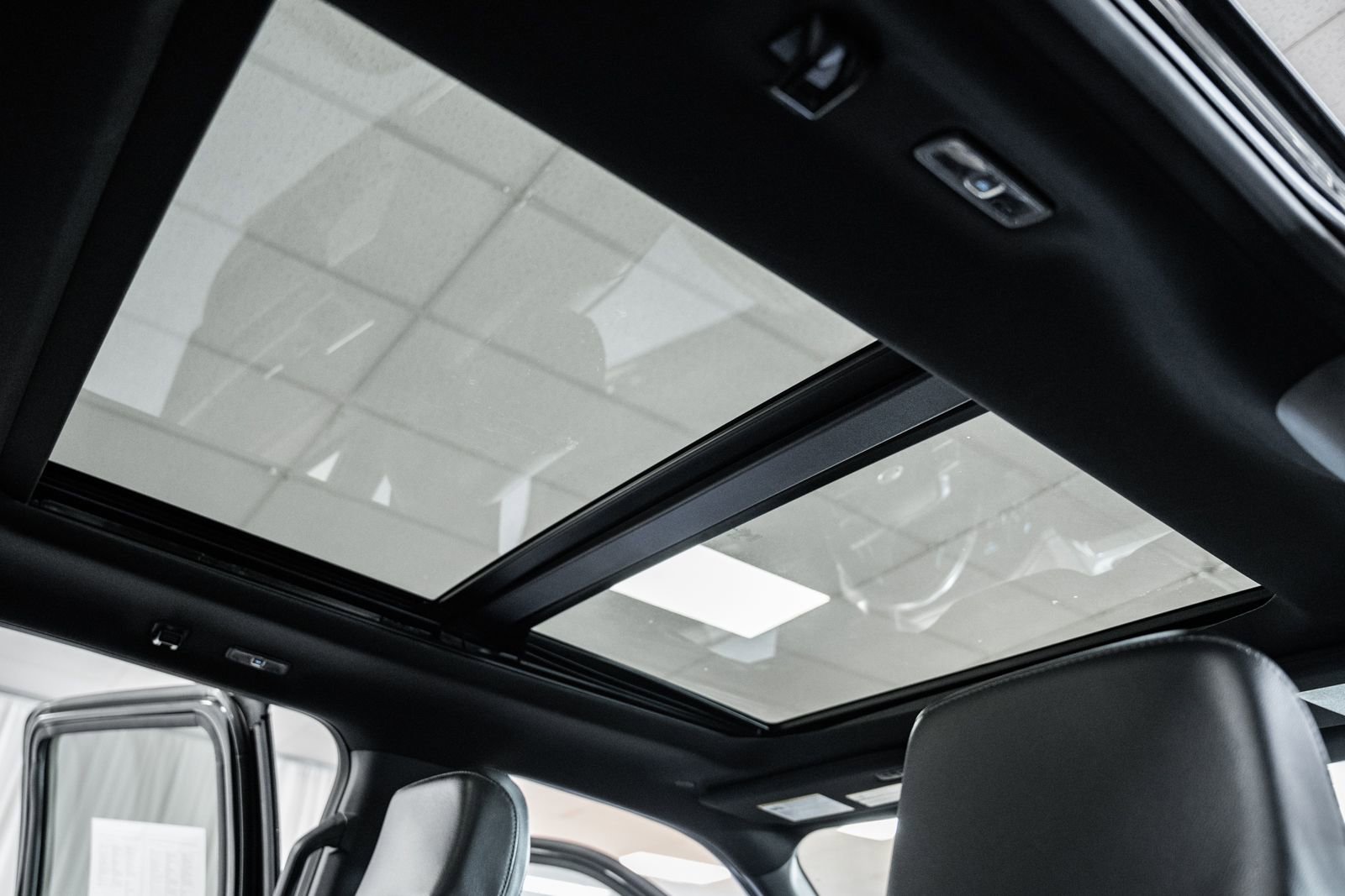 Certified 2023 Ford F150 Lariat w/ Equipment Group 502A High image 41