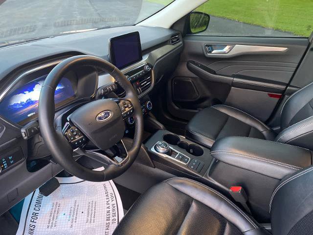 Certified 2022 Ford Escape Titanium AWD/4WD image 19