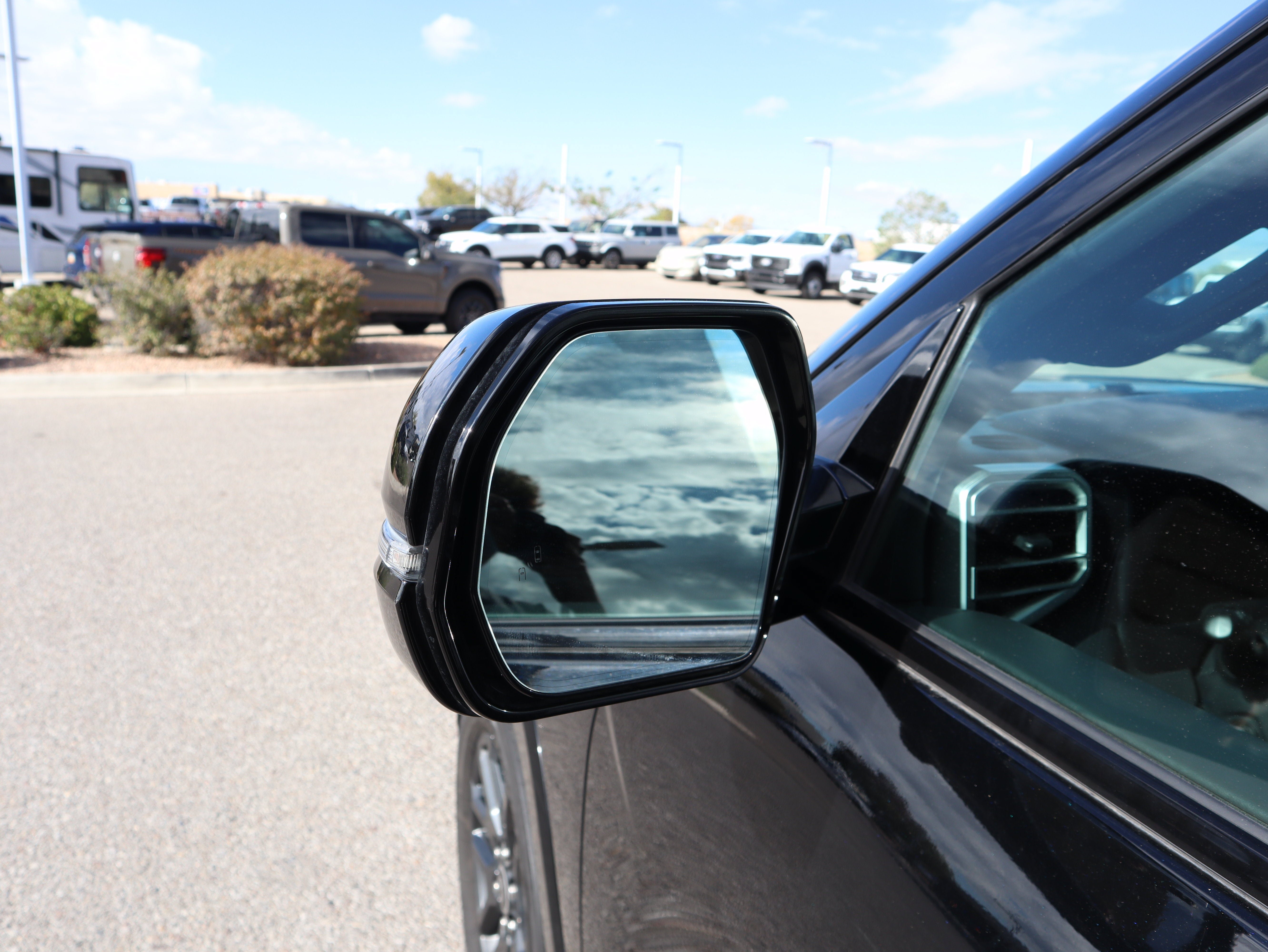 Used 2023 Toyota Sequoia Platinum AWD/4WD image 17