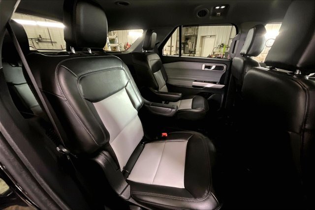 Certified 2024 Ford Explorer XLT w/ Equipment Group 202A AWD/4WD image 17