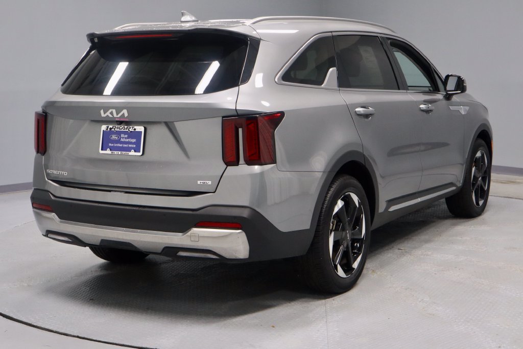 Used 2025 Kia Sorento EX AWD/4WD image 11