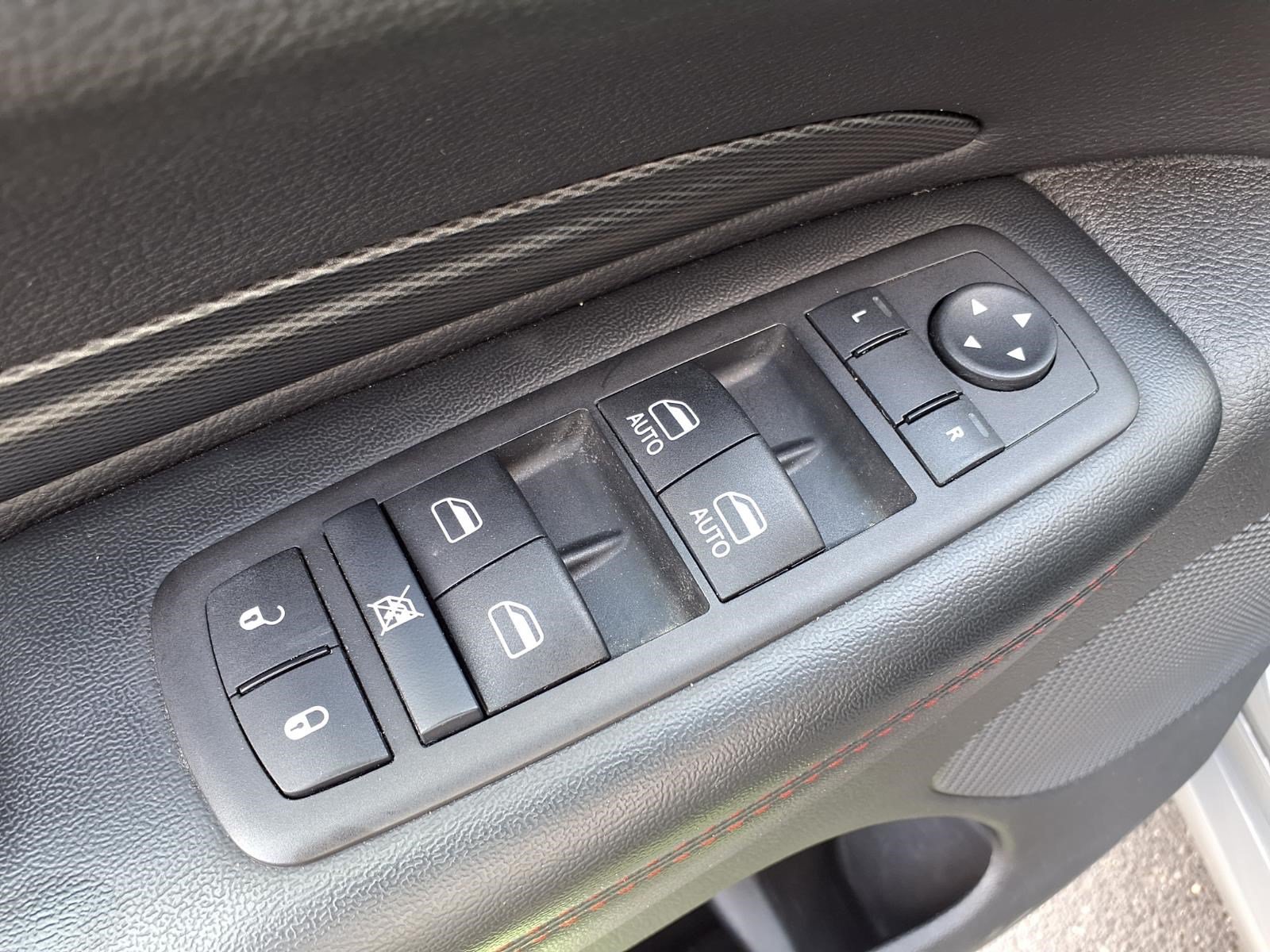 Used 2025 Dodge Durango GT AWD/4WD image 16
