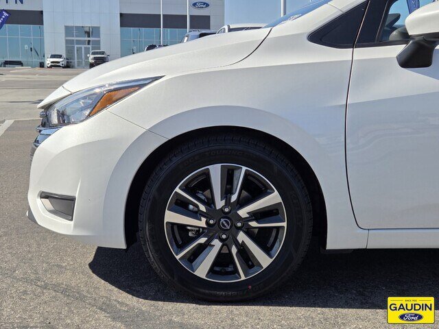 Used 2025 Nissan Versa SV FWD image 10