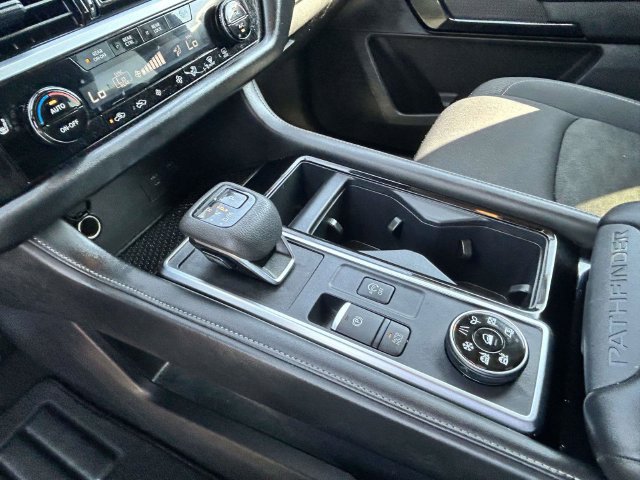 Used 2025 Nissan Pathfinder SV AWD/4WD image 27