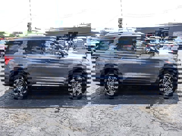 Certified 2025 Ford Explorer Platinum image 7