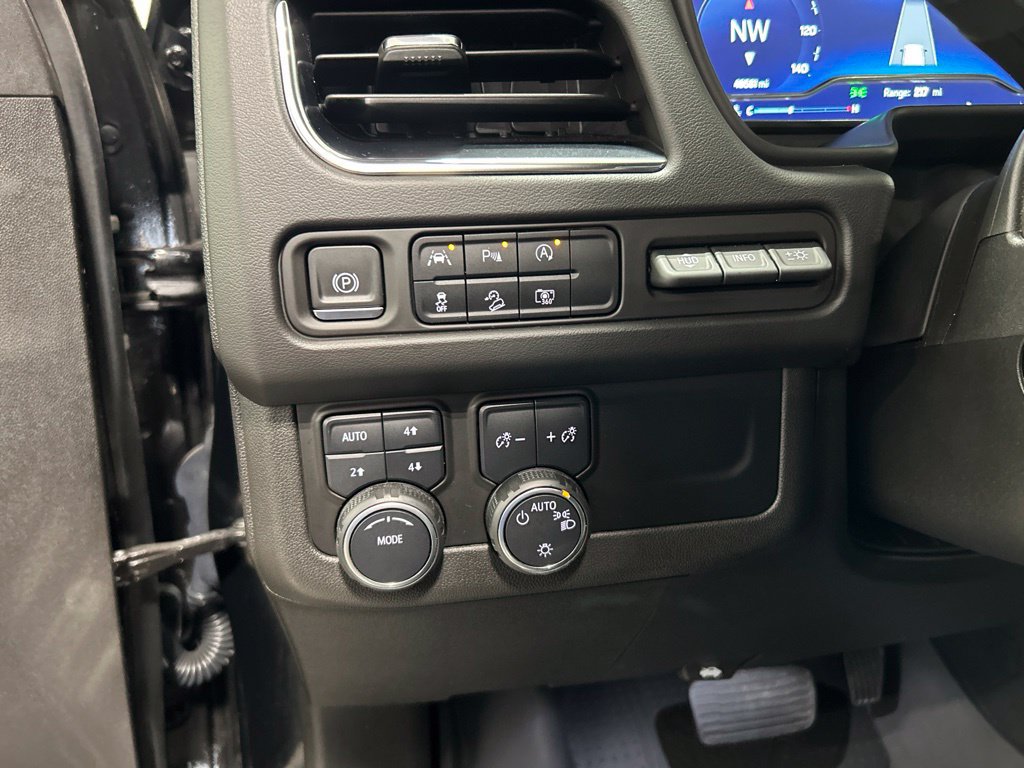 Used 2023 Chevrolet Tahoe Premier AWD/4WD image 13