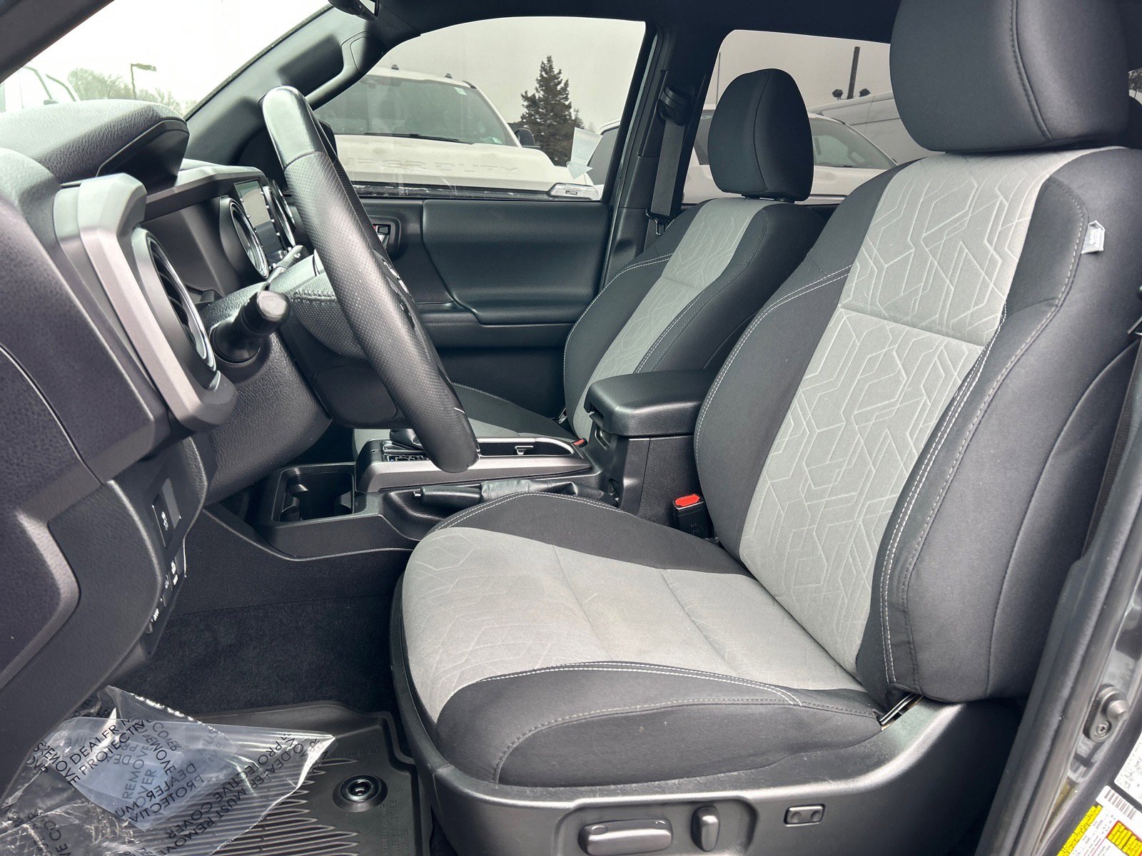 Used 2023 Toyota Tacoma TRD Off-Road image 9