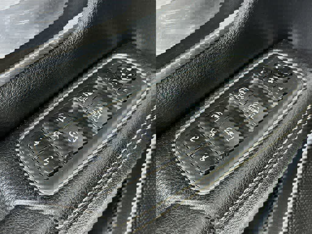 Used 2020 RAM 1500 Laramie w/ Off Road Group image 28