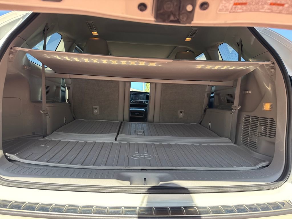 Used 2018 Toyota Highlander Limited Platinum AWD/4WD image 9