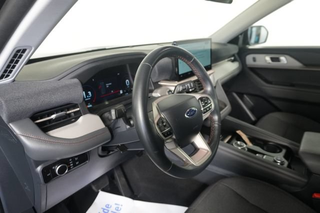 Certified 2025 Ford Explorer Active AWD/4WD image 17