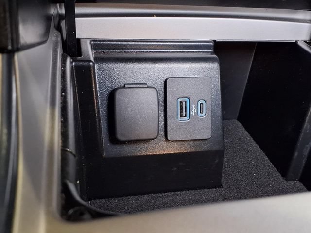 Certified 2023 Ford Explorer Limited RWD image 9