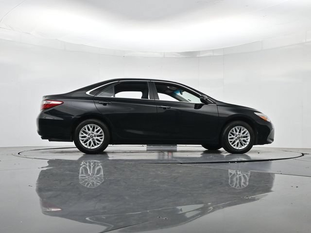 Used 2017 Toyota Camry LE FWD image 34