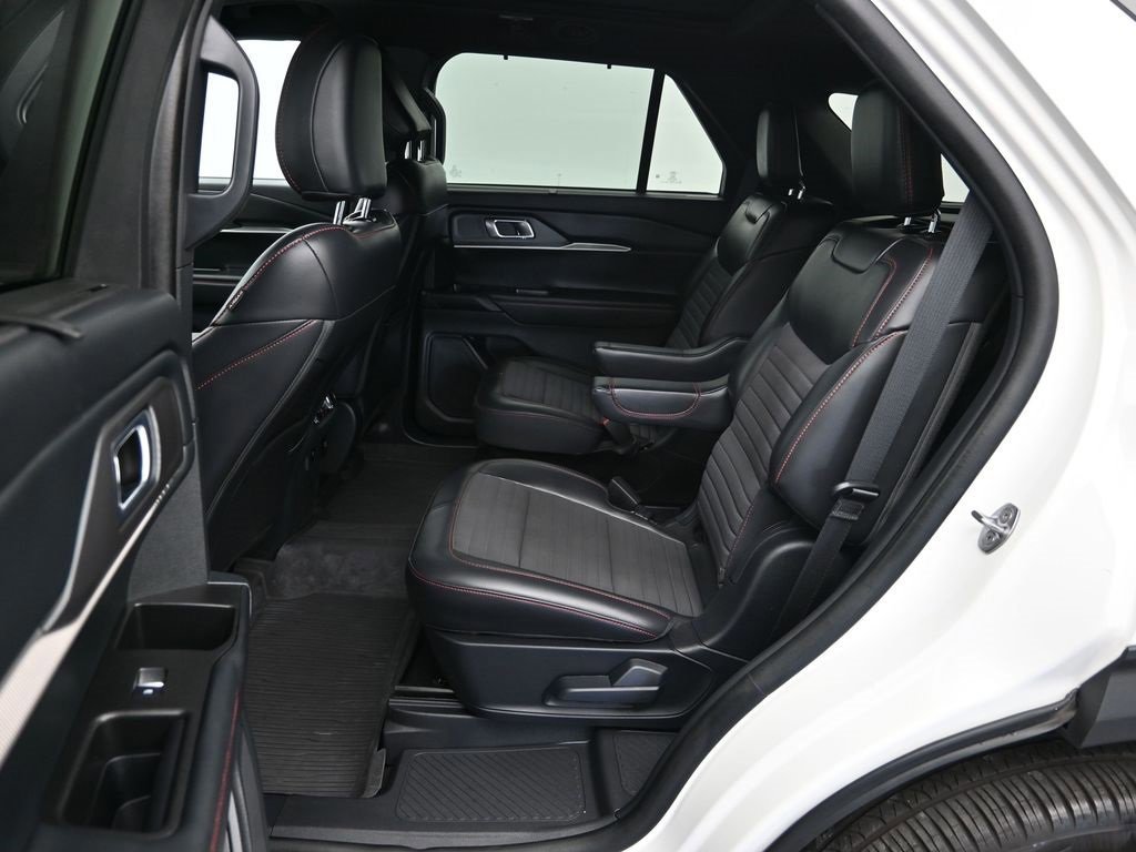 Certified 2025 Ford Explorer ST-Line w/ Premium Package image 39