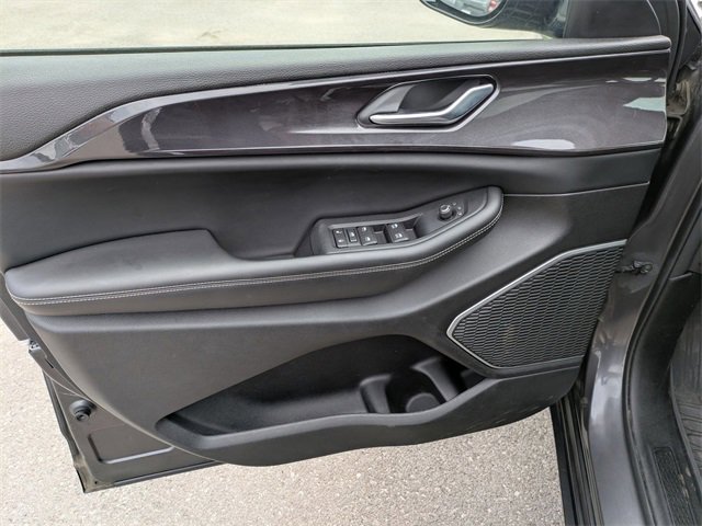 Used 2022 Jeep Grand Cherokee Altitude image 6