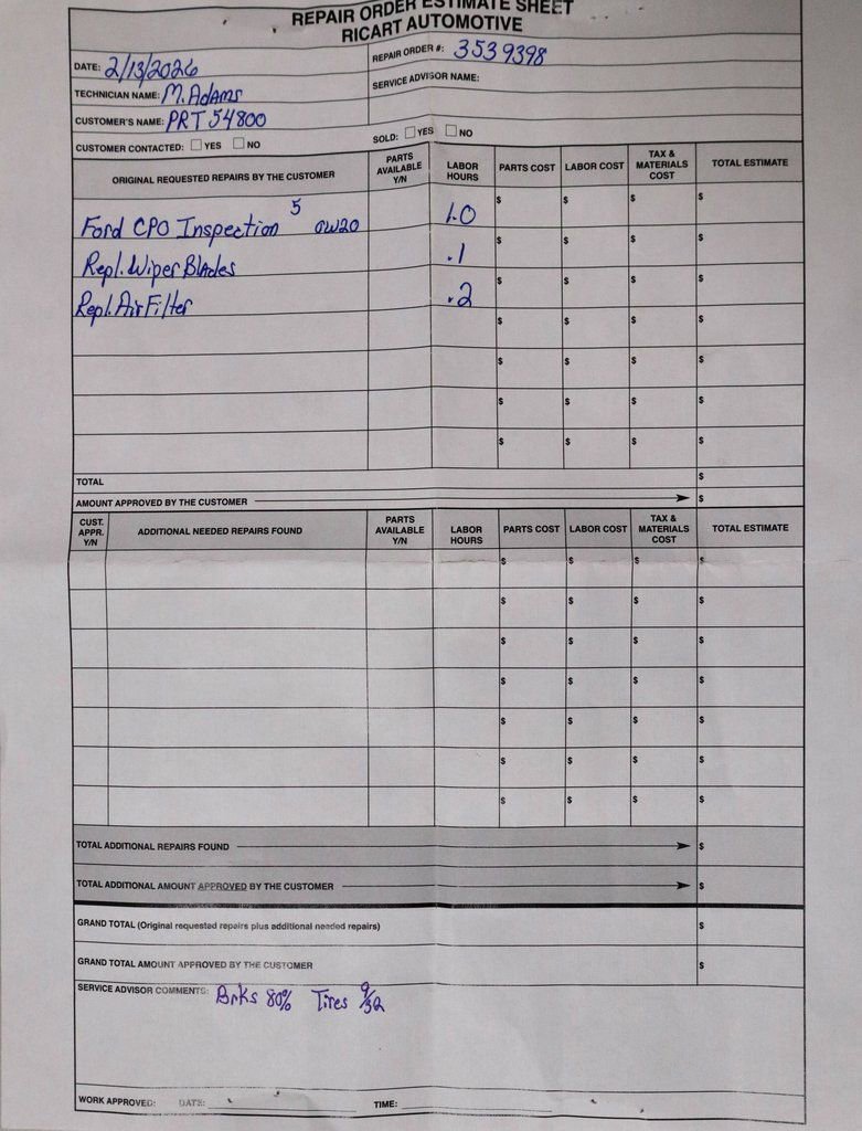 Used 2023 Chrysler Voyager LX image 13