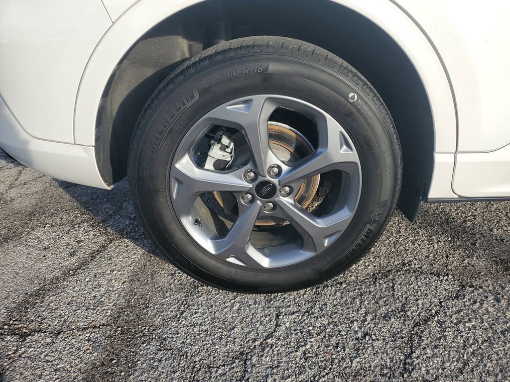 Certified 2023 Ford Escape ST-Line Select w/ Tech Pack #2 image 5