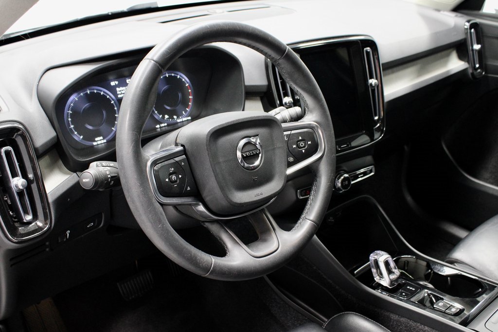 Used 2022 Volvo XC40 T5 Inscription image 28