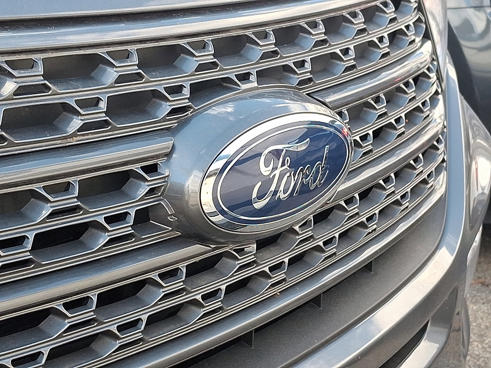 Certified 2022 Ford Explorer XLT w/ Equipment Group 202A image 4