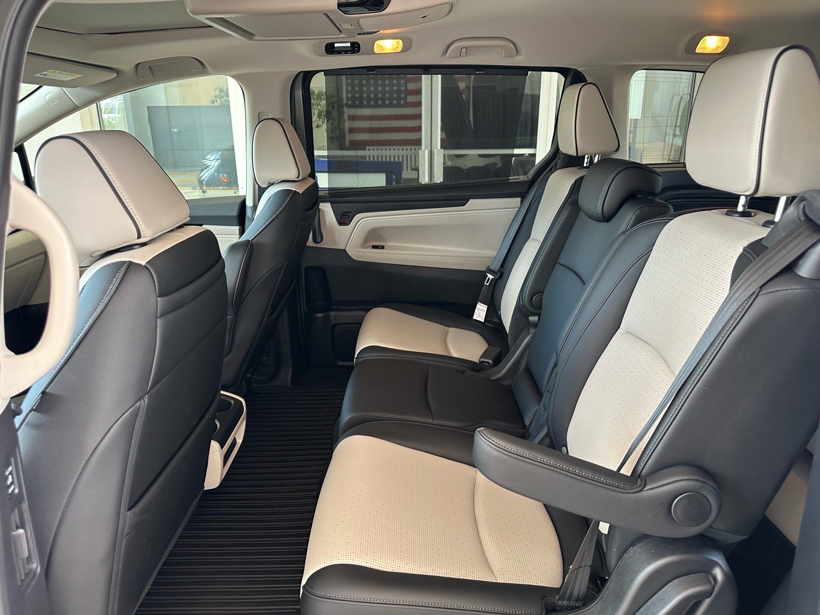 Used 2025 Honda Odyssey Elite image 20