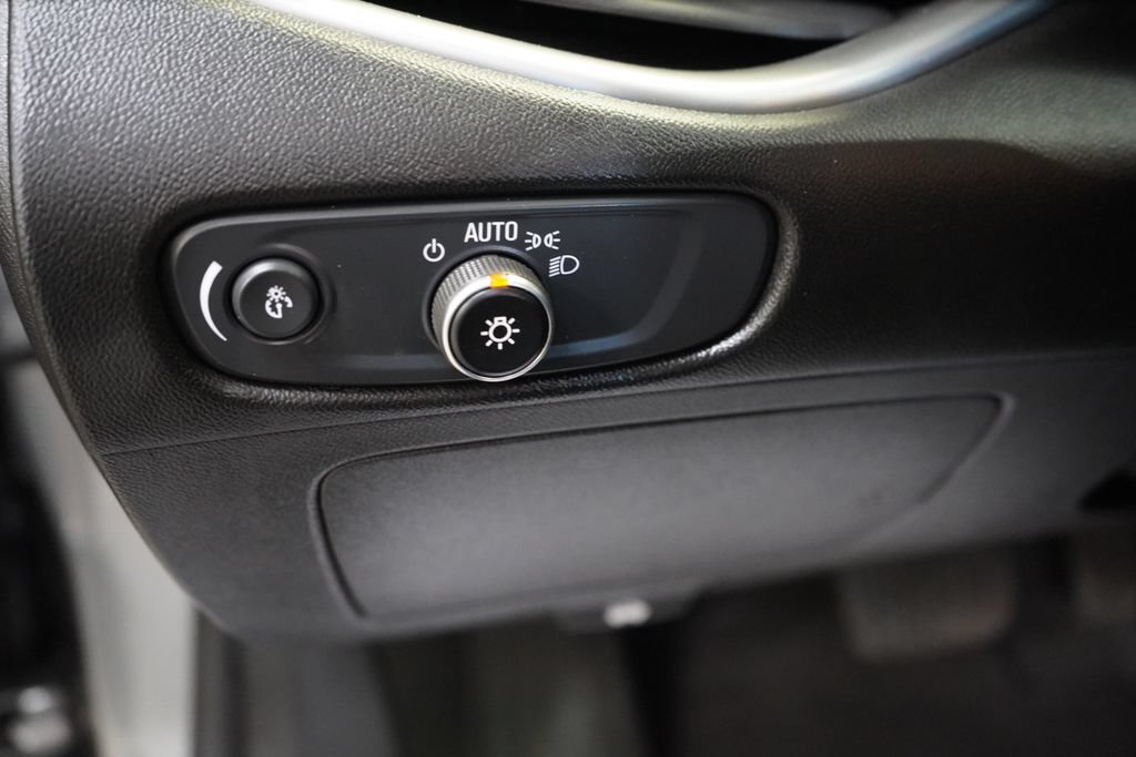 Used 2025 Chevrolet Malibu LT FWD image 31