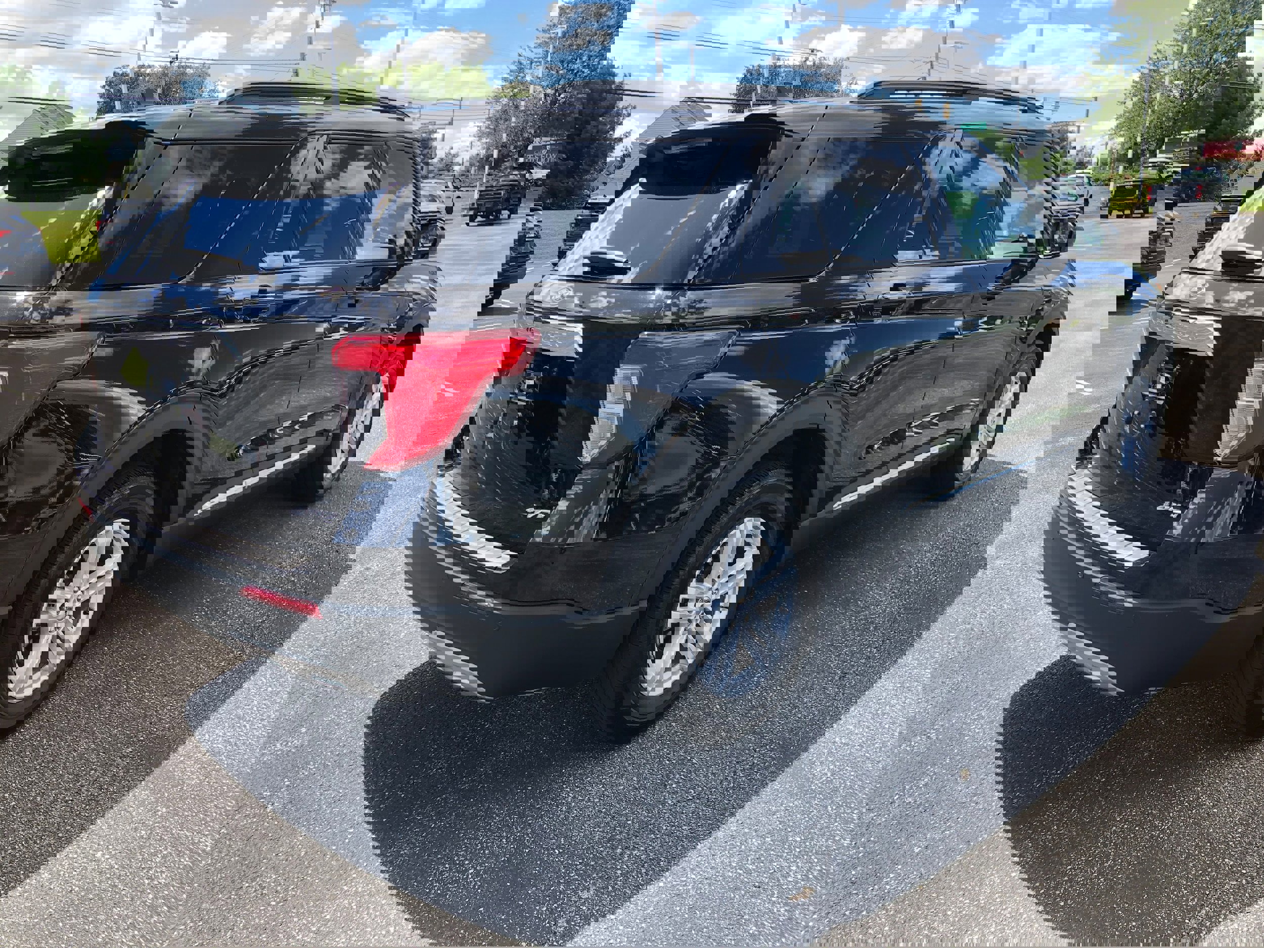 Certified 2023 Ford Explorer XLT w/ Equipment Group 202A image 5