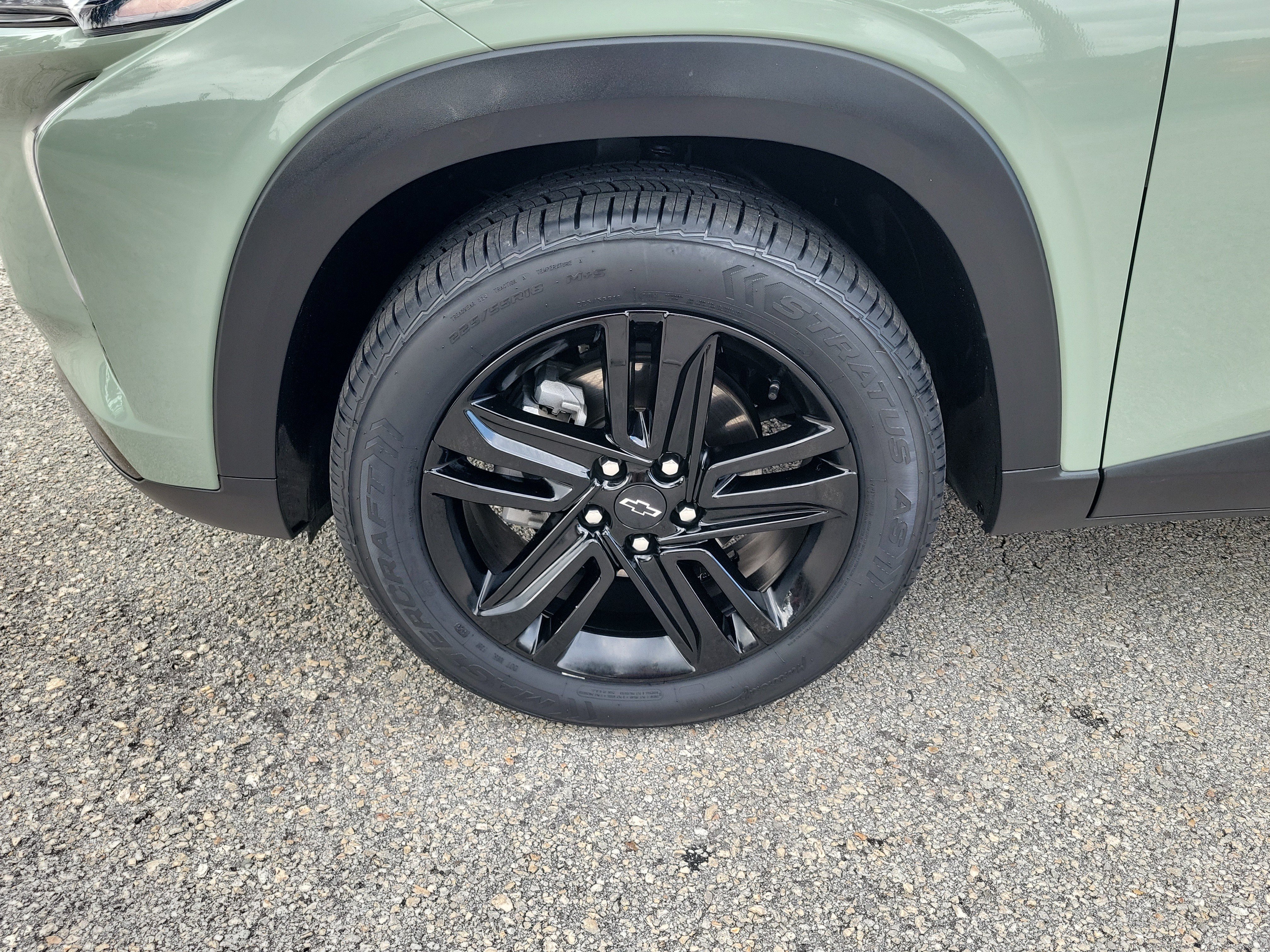 Used 2024 Chevrolet Trax ACTIV w/ Sunroof Package FWD image 5