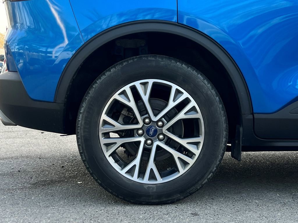 Certified 2020 Ford Escape SEL image 9