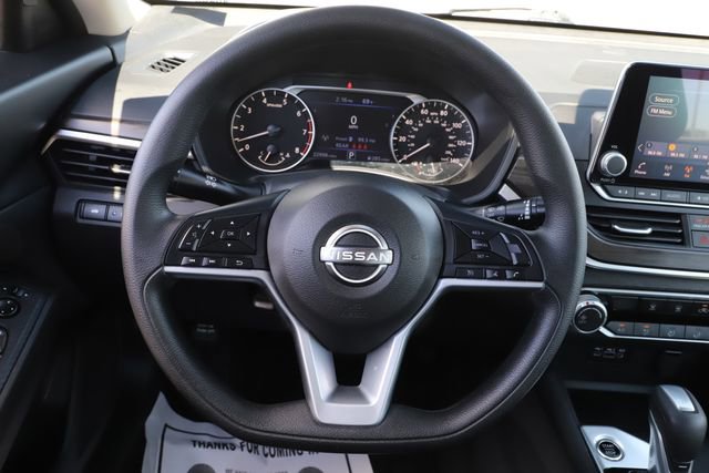 Used 2025 Nissan Altima 2.5 SV FWD image 21