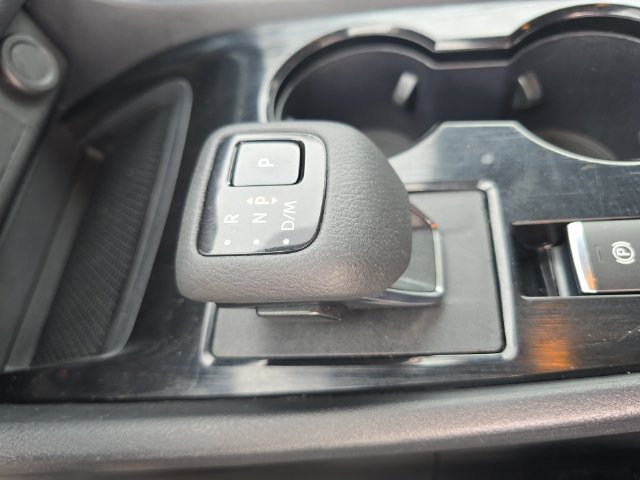 Used 2024 Nissan Rogue S AWD/4WD image 19