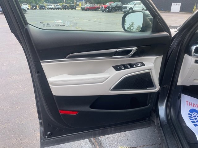 Used 2022 Kia Telluride S image 16